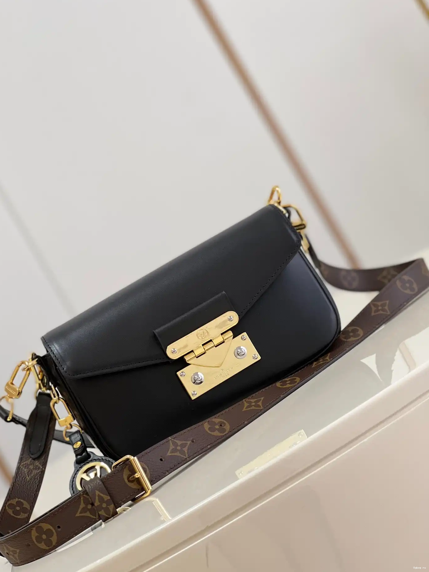 Louis SWING Vuitton 0429
